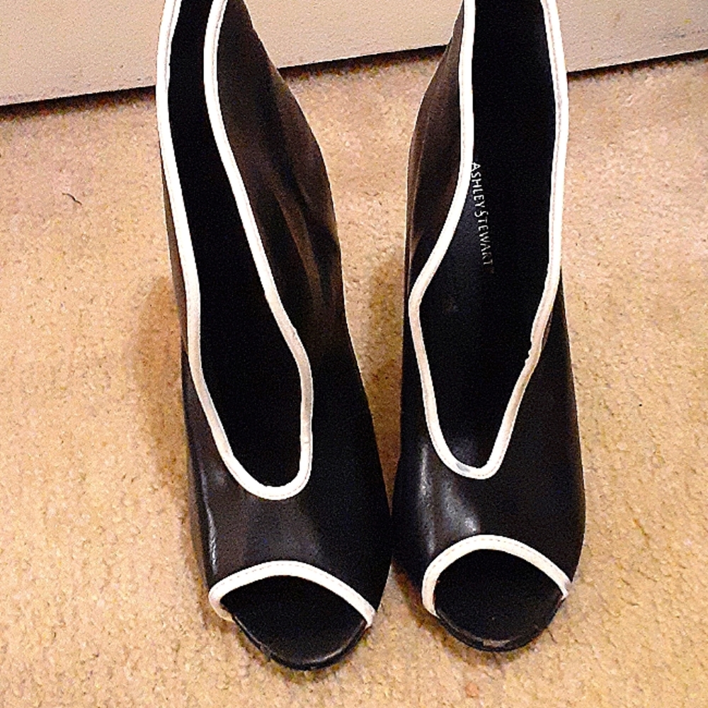 Womens heel shoes